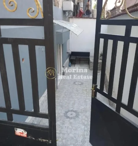 Tirane, jepet me qera ambjent biznesi Kati 1, 60 m² 400 € (Shkolla e Bashkuar)