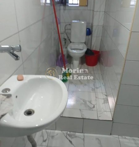 Tirane, jepet me qera ambjent biznesi Kati 1, 60 m² 400 € (Shkolla e Bashkuar)