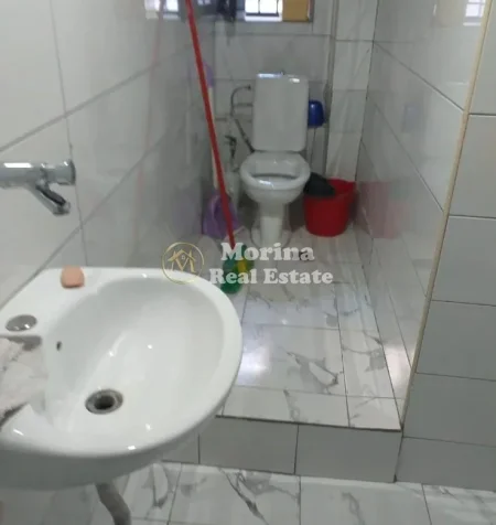 Tirane, jepet me qera ambjent biznesi Kati 1, 60 m² 400 € (Shkolla e Bashkuar)