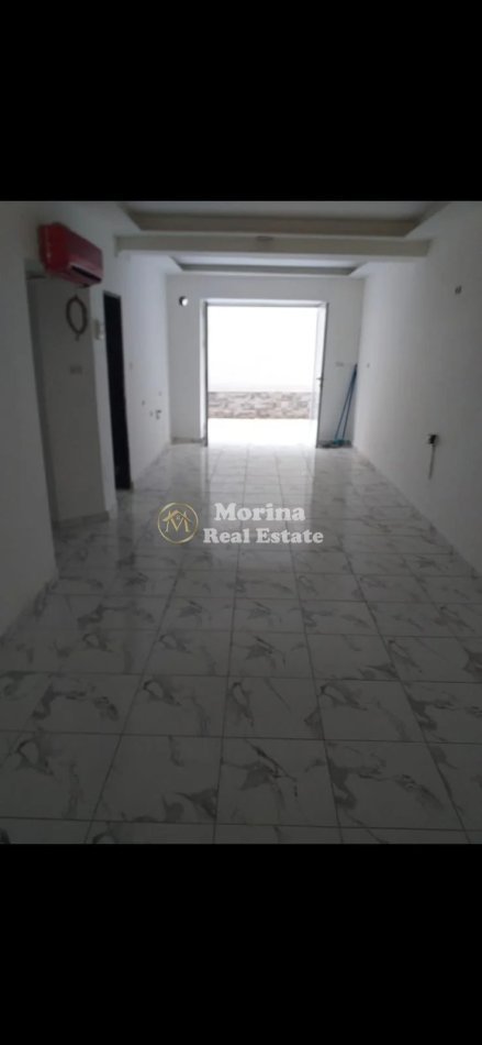 Tirane, jepet me qera ambjent biznesi Kati 1, 60 m² 400 € (Shkolla e Bashkuar)