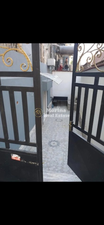 Tirane, jepet me qera ambjent biznesi Kati 1, 60 m² 400 € (Shkolla e Bashkuar)