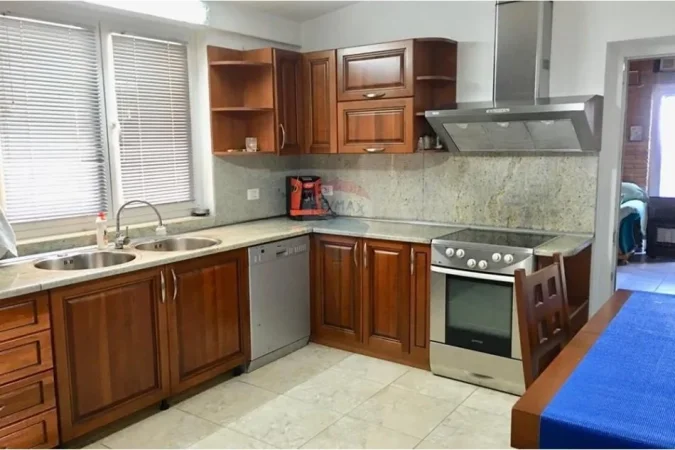 Tirane, jepet me qera apartament+verande | Penthouse 3+1+Ballkon Kati 7, 360 m² 150.000 € (Parku i Liqenit te Tiranes)