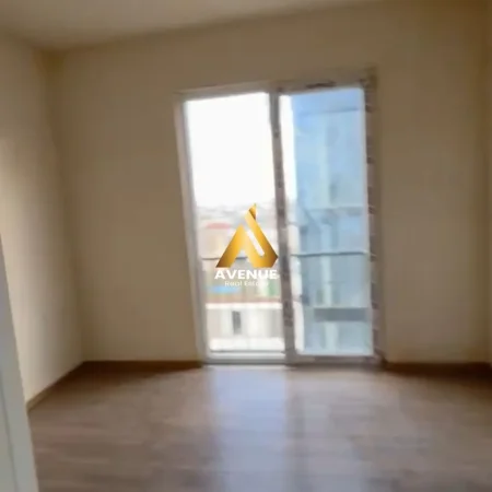 Tirane, jepet me qera apartament 2+1+Ballkon Kati 8, 85 m² 250 € (bathore)