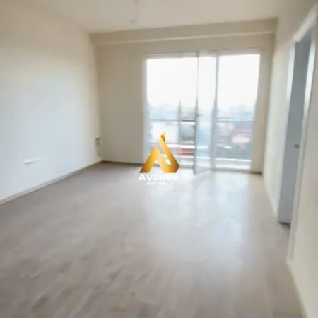 Tirane, jepet me qera apartament 2+1+Ballkon Kati 8, 85 m² 250 € (bathore)