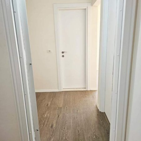 Tirane, shitet apartament 1+1 Kati 2, 77.000 Euro