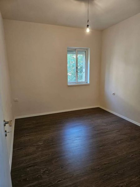 Tirane, Shes Apartament 1+1 40 m² 77.000 Euro (Rruga Mine Peza)