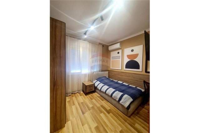 Tirane, jepet me qera apartament 2+1 Kati 5, 75 m² 550 Euro (Myslym Shyri)