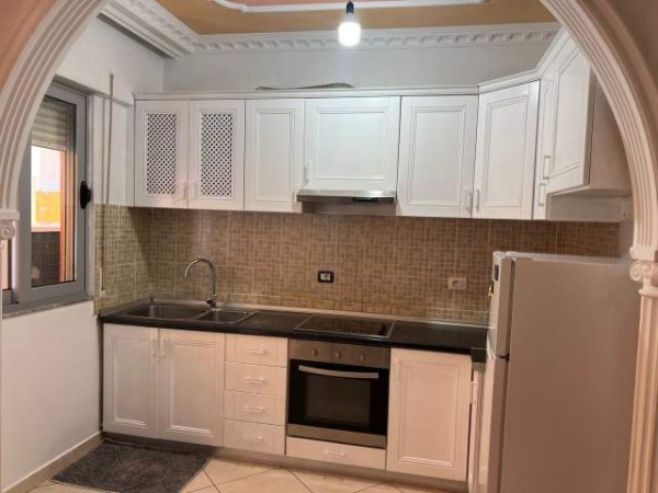 Tirane, jepet me qera apartament 2+1+BLK Kati 4, 116 m² 550 Euro (Liqeni i Thate)