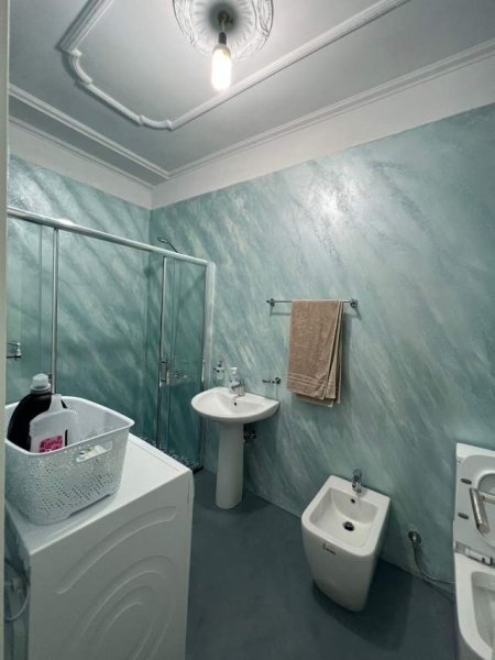 Tirane, jepet me qera apartament 2+1+BLK Kati 4, 116 m² 550 Euro (Liqeni i Thate)
