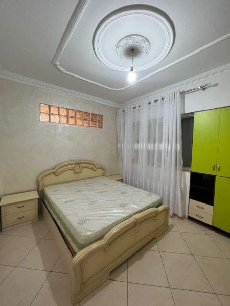 Tirane, jepet me qera apartament 2+1+BLK Kati 4, 116 m² 550 Euro (Liqeni i Thate)