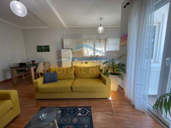 Tirane, jepet me qera apartament Kati 5, 110 m² 650 Euro (Ish Parku)