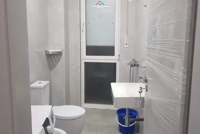 Tirane, jepet me qera apartament 1+1 Kati 2, 60 m² 700  (komuna e parisit)