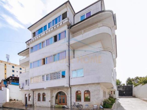 Tirane, jepet me qera ambjent biznesi Kati 0, 2.000 m² 5.000 Euro (Rruga Aleksandër Moisiu)