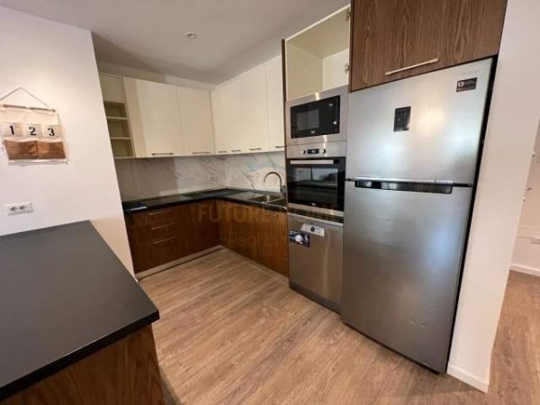 Tirane, jepet me qera apartament Kati 3, 124 m² 1.200 Euro (Rruha Nikolla Tupe)