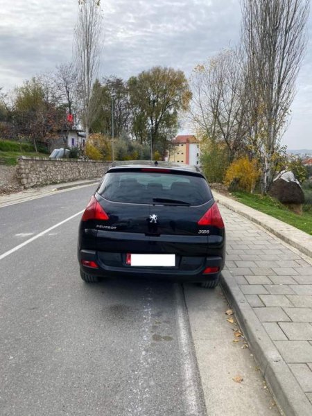 Tirane, shitet makine Peugeot 3008 Viti 2010, 4.500 Euro