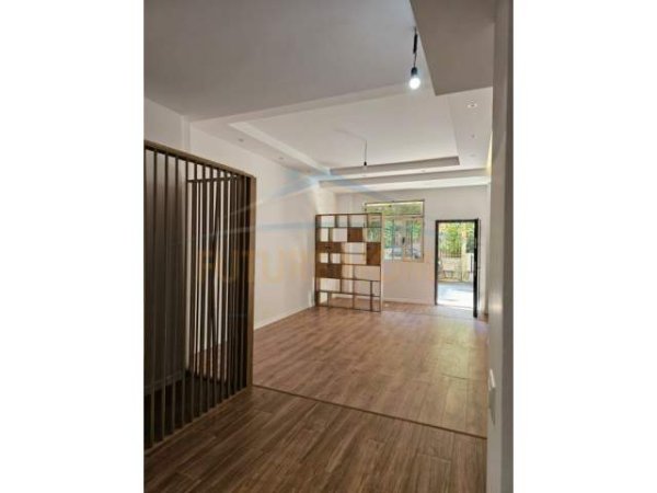 Tirane, shitet apartament Kati 0, 64 m² 59.000 Euro (fresku)
