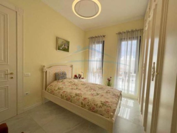 Tirane, jepet me qera apartament Kati 4, 98 m² 1.000 Euro (SQUARE 21)