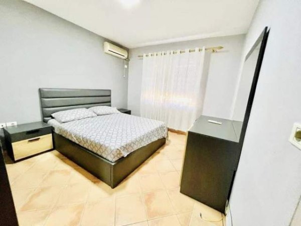 Tirane, shitet apartament 1+1+A+BLK Kati 5, 60 m² 105.000 Euro (Myslym Shyri, ne fillim perballe me Neranxin,)