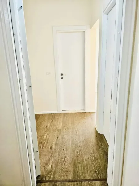 Tirane, shes apartament 1+1 45 m² 77.000 Euro (Prokuroria e Tiranes, rruga Mine Peza)