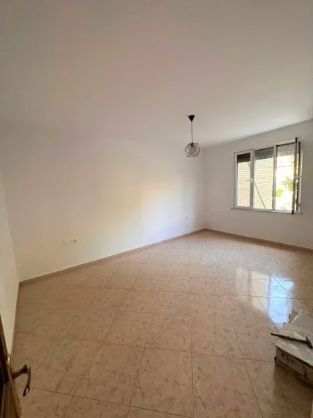 Tirane, shes apartament 2+1 67 m² 88.000 Euro (Rruga Kongresi Manastirit)