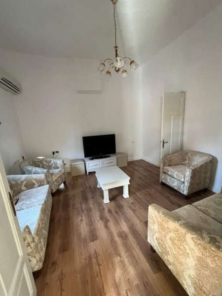Tirane, jepet me qera shtepi 1 Katshe Kati 1, 272 m² 1.200 Euro Shkolla Kuqe