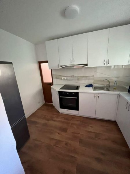 Tirane, jepet me qera shtepi 1 Katshe Kati 1, 272 m² 1.200 Euro Shkolla Kuqe