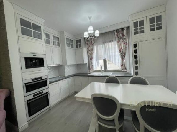 Tirane, shitet apartament 2+1 Kati 3, 90 m² 190.000 Euro