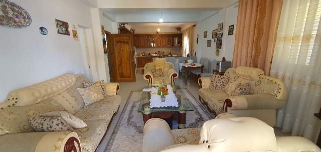 Tirane, jepet me qera Vile Kati 4, 412 m² 7.500 Euro (EDUARD MANO)