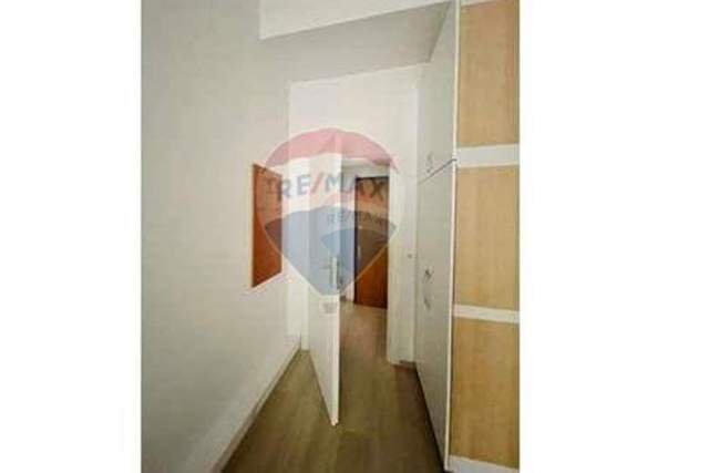 Tirane, jepet me qera garsonier 1+1 Kati 2, 50 m² 450 Euro (Rr.margarita tutulani)