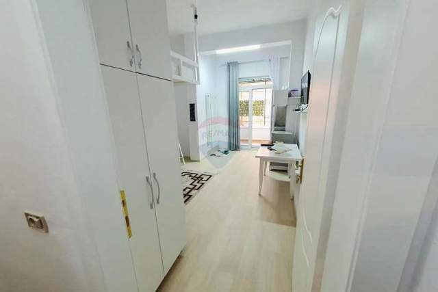 Tirane, jepet me qera garsonier 1+1 Kati 2, 50 m² 450 Euro (Rr.margarita tutulani)