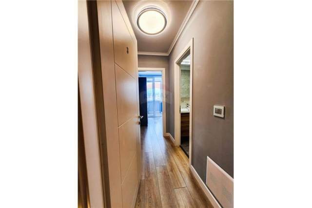 Tirane, shitet apartament Kati 8, 106 m² 240.000 Euro (Pazari i Ri)