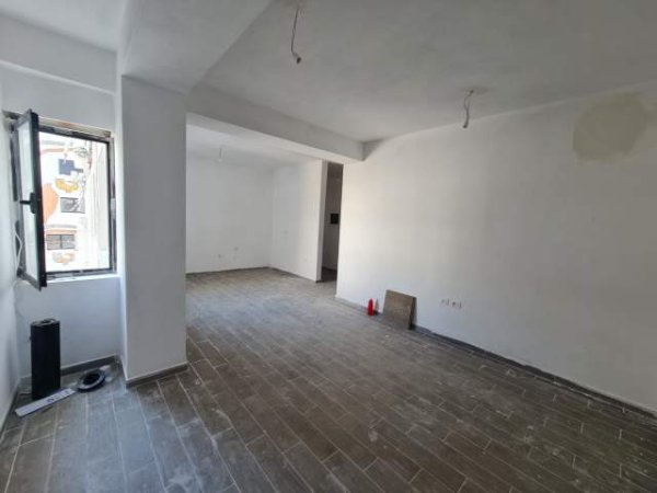 Tirane, shes apartament 2+1 Kati 2, 145.000 Euro