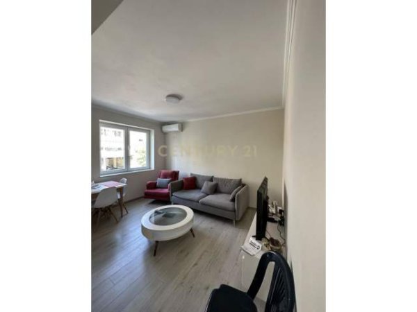 Tirane, jepet me qera apartament 2+1+BLK Kati 2, 76 m² 550 Euro (Pazari I ri)