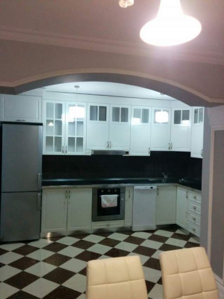 Tirane, jepet me qera apartament 3+1+BLK Kati 1, 125 m² 700 Euro (Kopshti Zoologjik)