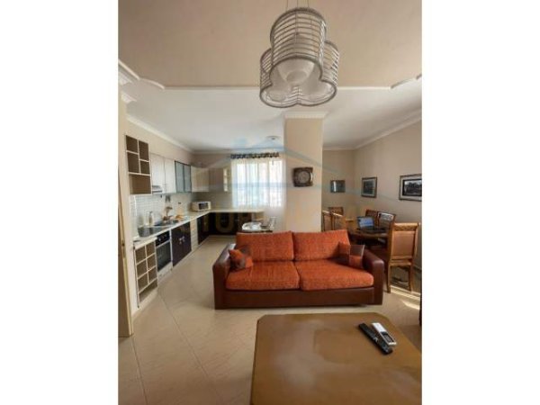 Tirane, jepet me qera apartament 2+1+BLK Kati 5, 100 m² 400 Euro (Unaza e re)