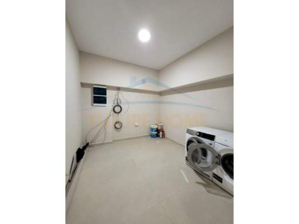 Tirane, jepet me qera Vile 1 Katshe Kati 1, 170 m² 3.500 Euro (Teg)