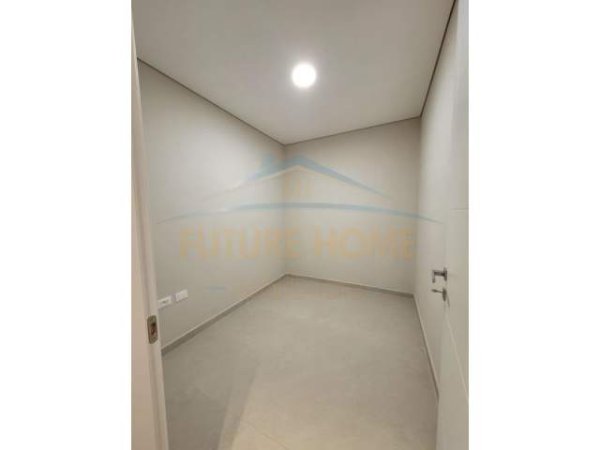 Tirane, jepet me qera Vile 1 Katshe Kati 1, 170 m² 3.500 Euro (Teg)