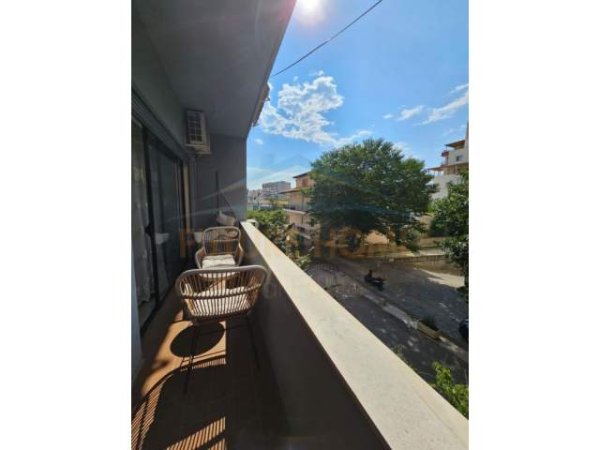 Tirane, jepet me qera apartament 2+1+BLK Kati 1, 104 m² 450 Euro (unaza e re)