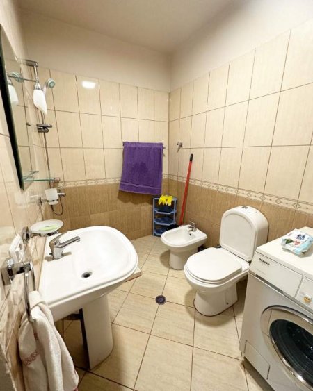 Tirane, jepet me qera apartament Kati 4, 80 m² 400 Euro YZBERISHT