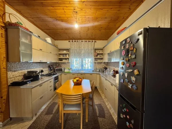 Tirane, shitet apartament 3+1 Kati 6, 125 m² 187.000 € 