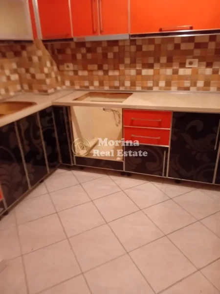 Tirane, jepet me qera apartament 2+1 Kati 3, 80 m² 420 € (Yzberisht)