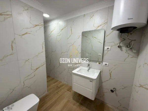 Tirane, shitet apartament 1+1+Ballkon Kati 1, 57 m² 137.000 € (Ali Demi)