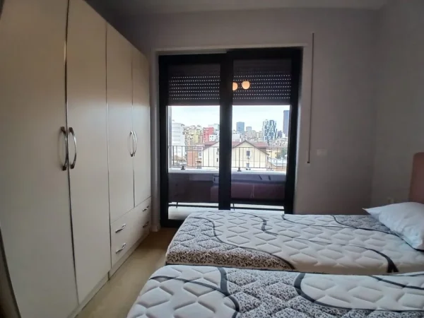 Tirane, jepet me qera apartament 1+1+Ballkon Kati 7, 65 m² 600 € 
