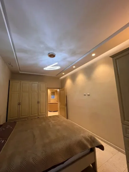 Tirane, jepet me qera apartament 1+1+Ballkon Kati 5, 72 m² 800 € 