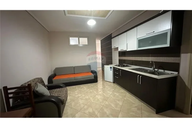 Vlore - Lungomare, jepet me qera 1+1 Kati 3, 54 m² 400 € (Rruga Dhimitër Konomi, Vlore)