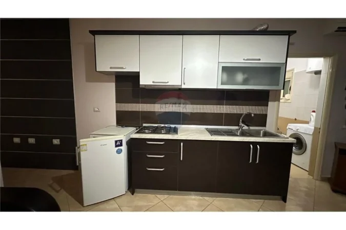 Vlore - Lungomare, jepet me qera 1+1 Kati 3, 54 m² 400 € (Rruga Dhimitër Konomi, Vlore)