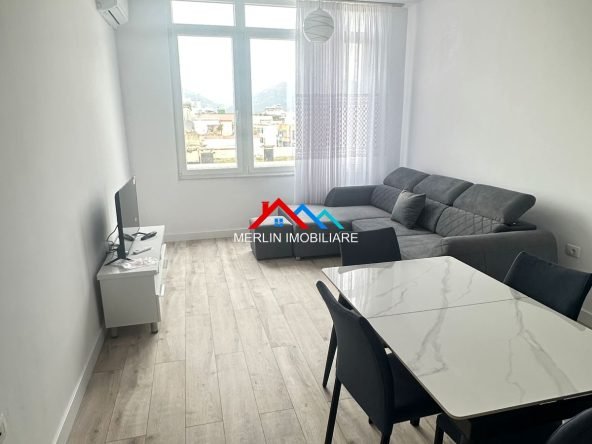Tirane, jepet me qera apartament 1+1+Ballkon Kati 9, 59 m² 466 € (RRUGA KOLE KOCI,YZBERISHT)