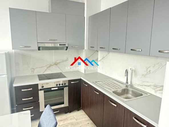 Tirane, jepet me qera apartament 1+1+Ballkon Kati 9, 59 m² 466 € (RRUGA KOLE KOCI,YZBERISHT)