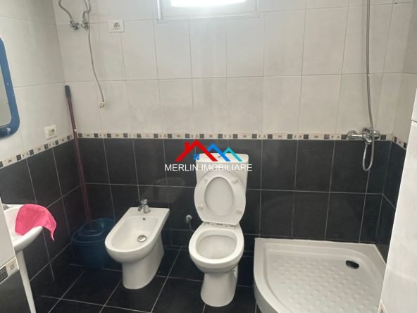 Tirane, jepet me qera apartament 1+1+Ballkon Kati 9, 59 m² 466 € (RRUGA KOLE KOCI,YZBERISHT)