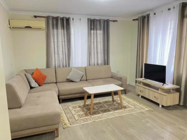 Tirane, jepet me qera shtepi 1+1 Kati 1, 65 m² 400 € (Selite)